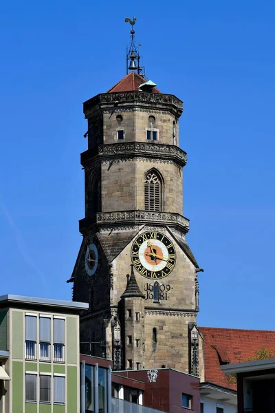 Οκταγωνικός Νότιος Πύργος Του Stiftskirche Stuttgart Ορατός Από Την Αγορά — Φωτογραφία Αρχείου