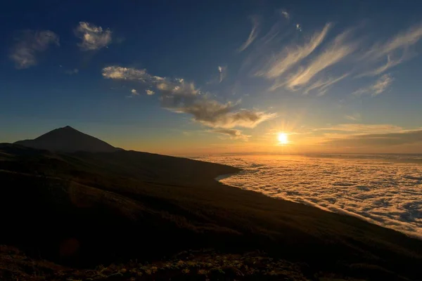 Vulcano Pico Del Teide Tramonto Sopra Nuvole Parco Nazionale Del — Foto Stock
