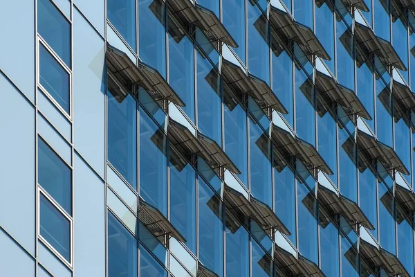 Вентиляционные Люки Окнах Фасаде Небоскреба Мюнхен Верхняя Бавария Бавария Германия — стоковое фото