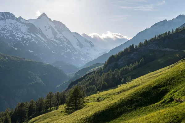 Utsikt Från Grossglockner High Alpine Road Till Den Snötäckta Groglockner — Stockfoto
