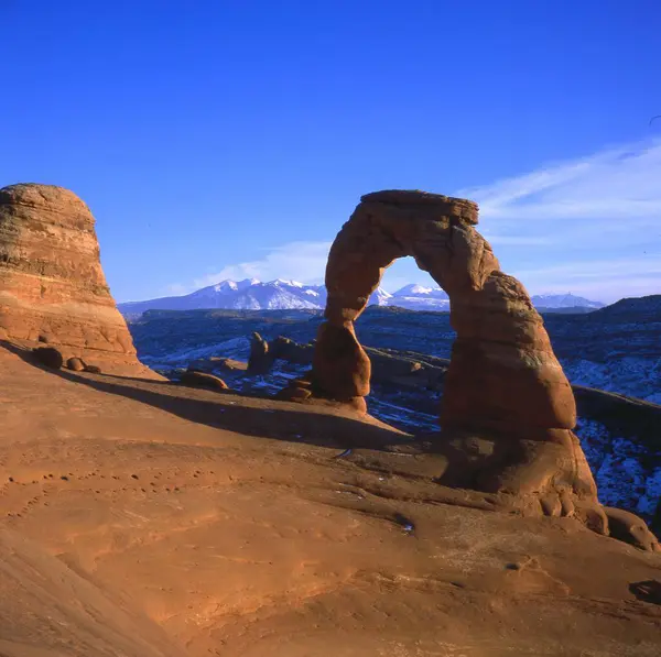Arches National Park Delicate Arch Sal Berge Hintergrund Utah Usa — Stockfoto