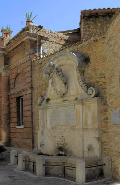 Italia Italy Marche Urbino City Centre Old Town Roman Fountain — Stock Photo, Image
