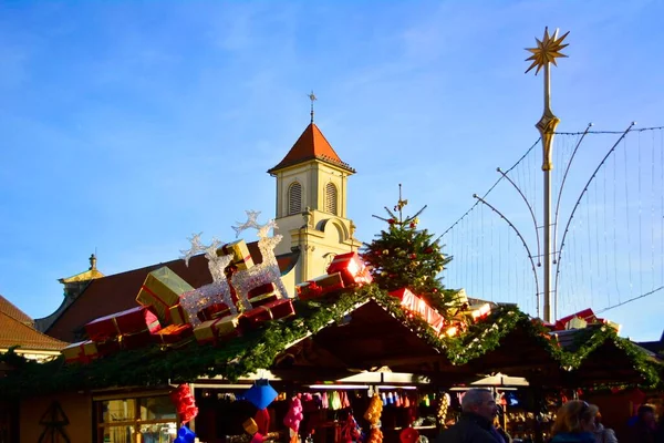 Baden Wrttemberg Ludwigsburg Karácsonyi Vásár Piactéren Katolikus Plébániatemplom Piaci Standok — Stock Fotó