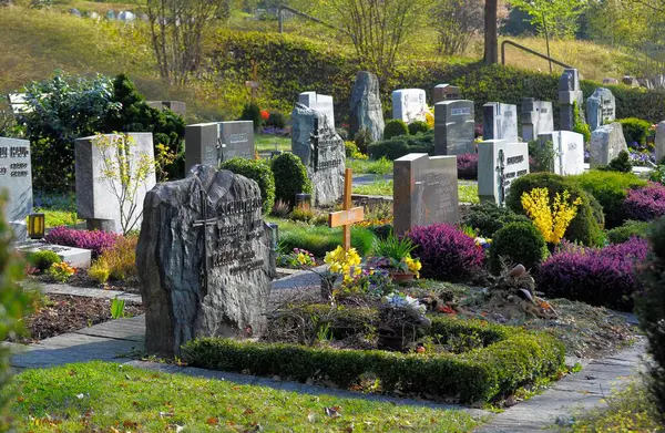 Τάφοι Στο Νεκροταφείο Maulbronn Forest — Φωτογραφία Αρχείου