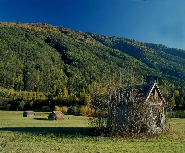 Jesienny Krajobraz Przy Fernpass Drewniane Kabiny Tyrol Austria — Zdjęcie stockowe