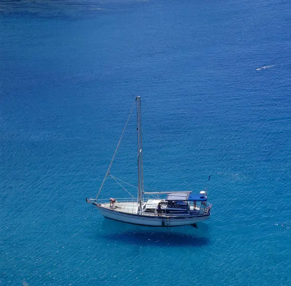 Yacht Στην Honolua Bay Στη Βορειοδυτική Ακτή Ηπα Χαβάη Νήσος — Φωτογραφία Αρχείου