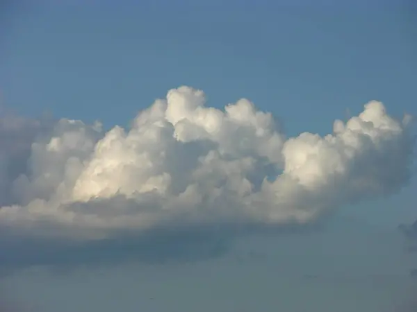Piękne Chmury Niebie Tle Natury — Zdjęcie stockowe