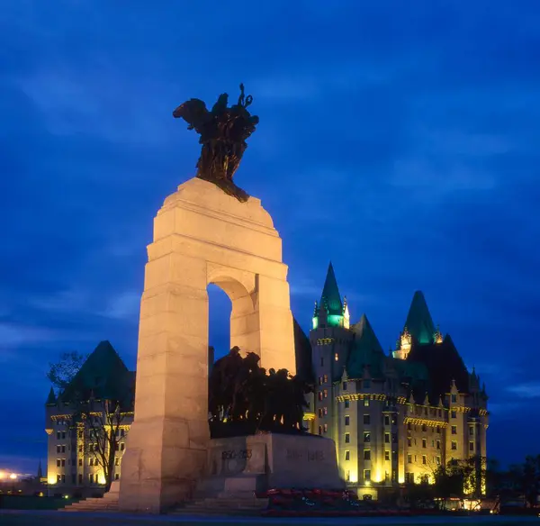 カナダ オンタリオ オタワ カナダ戦争記念館 チャトーローリエ 北アメリカ — ストック写真