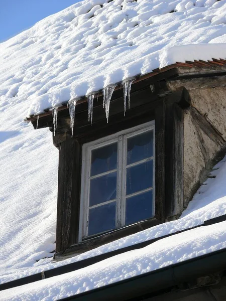 Roof Dormer Skylight Snow Icicles — Stock Photo, Image