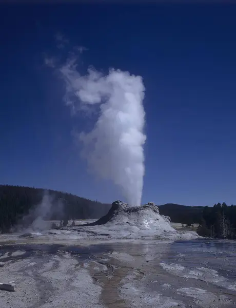 Dome Geyser Dans Parc National Yellowstone — Photo