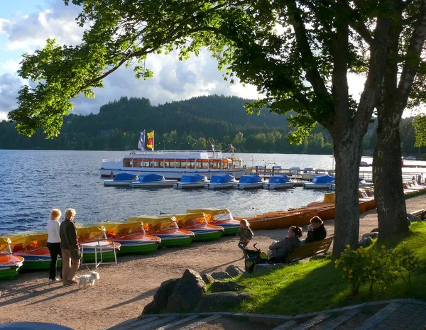 Kvällsstämning Vid Sjön Titisee Med Båtar Schwarzwald Ett Bad Wuertt — Stockfoto
