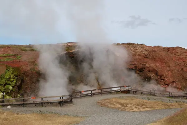 Obszar Geotermalny Fontanna Deildartunguhver Islandii — Zdjęcie stockowe