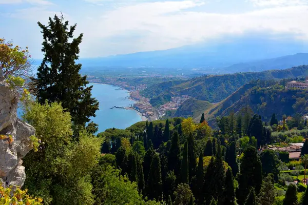 Italien Italien Sicilien Taormina Havsutsikt Etna Molnen Europa — Stockfoto