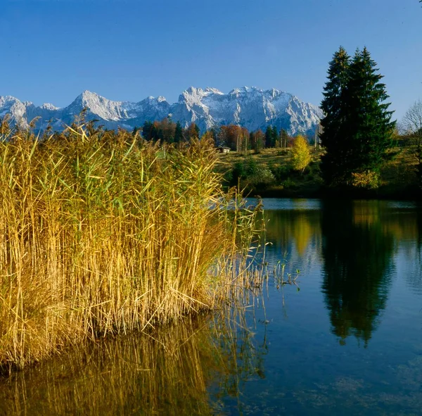 Geroldsee Bei Mittenwald Gegen Karwendel Oberbayern Deutschland Europa — Stockfoto