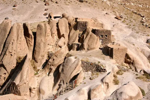 Kleine Steinhütten Auf Dem Tuffstein Östlichen Stadtrand Von Kandovan Iran — Stockfoto