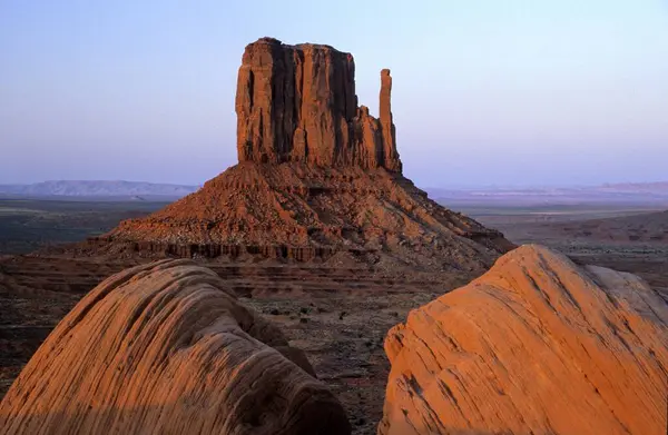 Ziyaretçi Bürosu Ndan Mittens Navajo Anıt Vadisi Rezervasyonları Navajo Nation — Stok fotoğraf