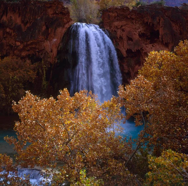 Paisaje Otoñal Cataratas Havasu Cerca Supei Reserva Huvasupei Arizona Estados —  Fotos de Stock