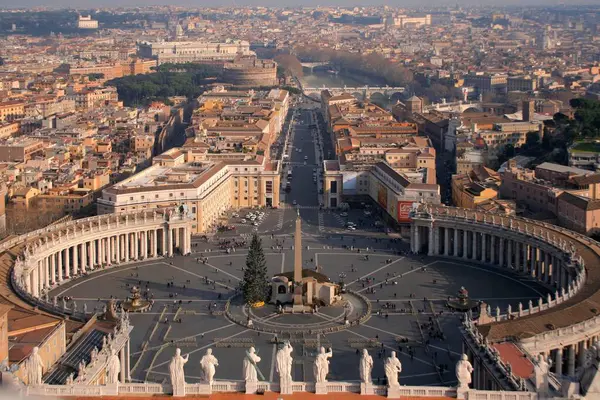 Pohled Kopule Piazza San Pietro Katedrála Papež Viz San Peter — Stock fotografie
