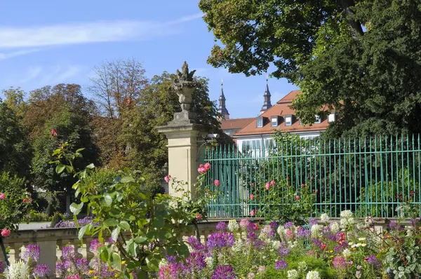 Людвігсбург Квітучий Палац Бароко Клумби — стокове фото