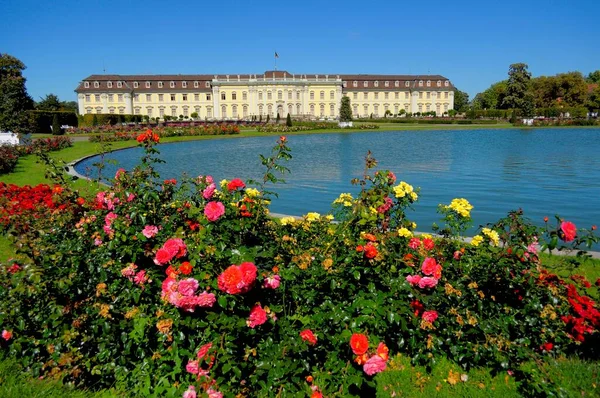 Ludwigsburg Barok Kwitnący Fontanny — Zdjęcie stockowe