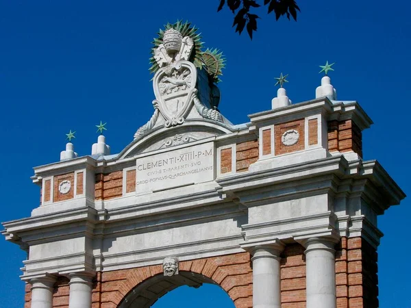 Памятная Триумфальная Арка Старом Городе Сантаркандо Рома Эмилия Романья — стоковое фото