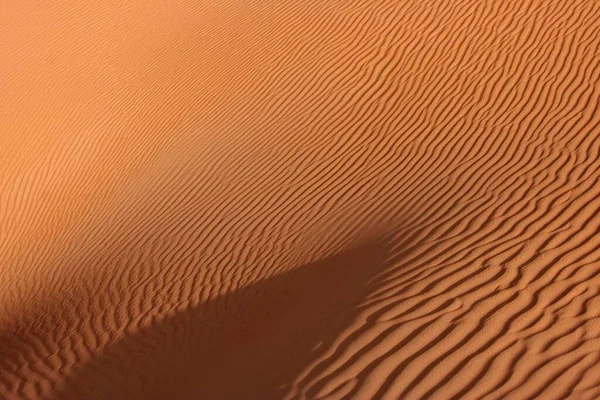 Wiatr Tworzy Ślady Pustynnym Piasku Wydmach Ubari Libii Afryce — Zdjęcie stockowe