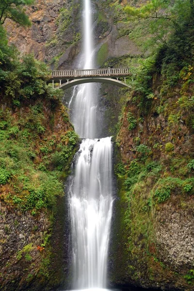 滝の美しい景色 自然背景 — ストック写真