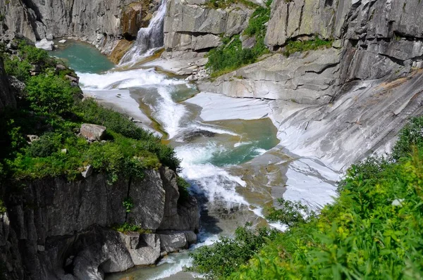 瀑布的美丽景色 自然背景 — 图库照片