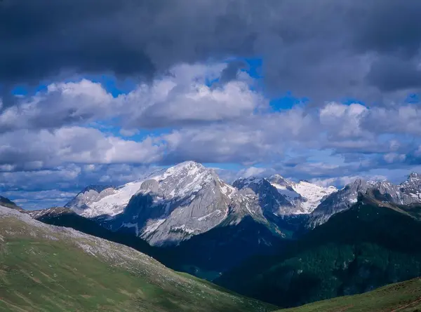 Friedrich August Trail Sassolungo Marmolada Group Dolomites Itália — Fotografia de Stock