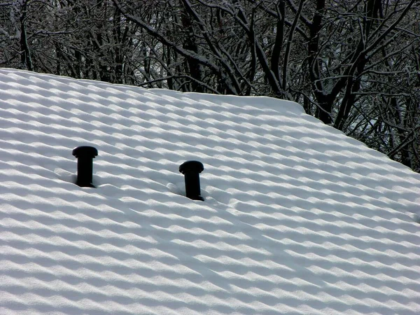 Snow Covered Tiled Roof Winter Season — Stock Photo, Image