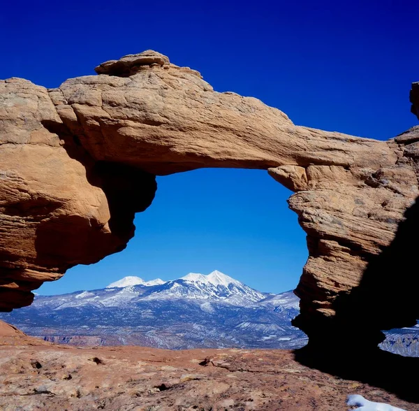 Tukuhnikivats Arch Und Sal Mountains Der Nähe Von Moab Utah — Stockfoto