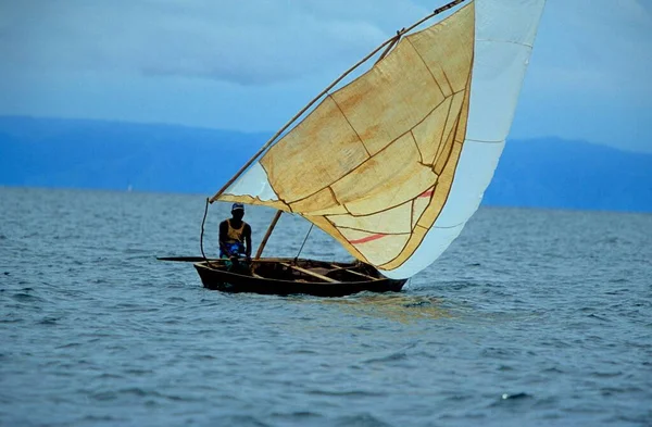 Fishing Boat Sail Tankanyka Lake Tanganyika Lake Centrally Africa Tanzania — Stock Photo, Image