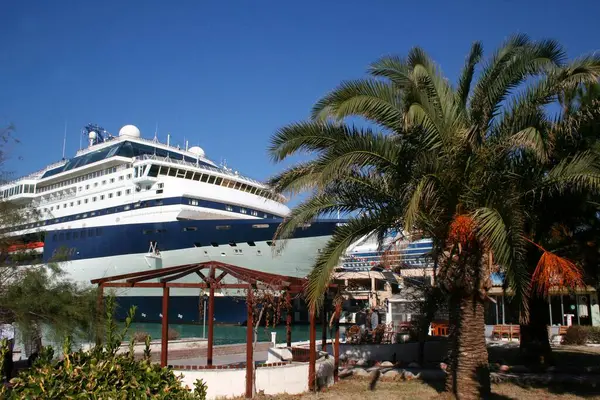 Cruise Ship Lies Harbour Kusadasi Turkey Asia — Stock Photo, Image