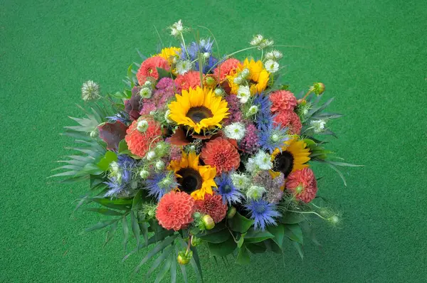 Bunter Geburtstagsstrauß Aus Blumen Nahaufnahme — Stockfoto
