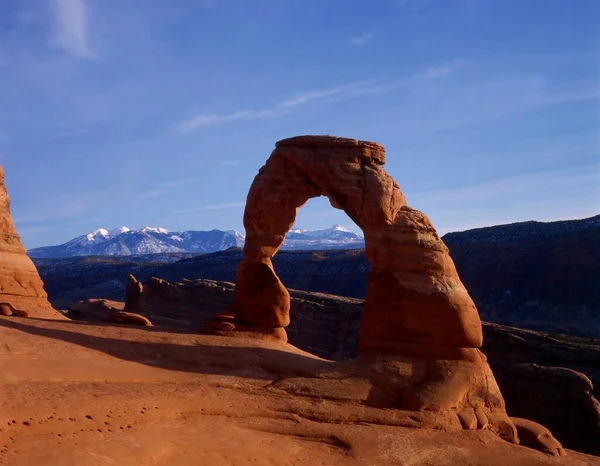 Delicate Arch Sal Mountains Arches National Park Landmark — Stock Photo, Image