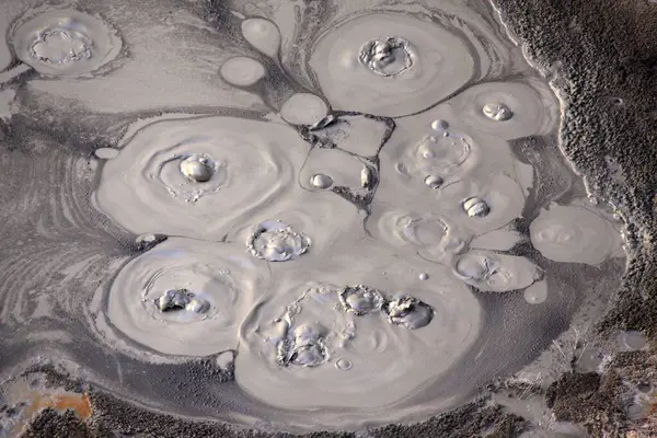 Buraco Lama Borbulhante Uma Cratera Gás Perto Darvaz Deserto Karakum — Fotografia de Stock