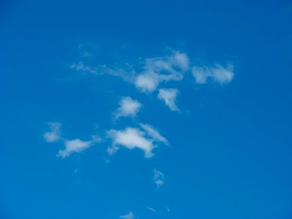Nuages Blancs Avec Ciel Bleu Sur Fond — Photo