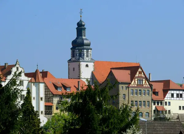 城と教会 古い町 グクスハイム バーデン ウォルテンベルク ドイツ ヨーロッパのブルクサル近くのクラクシャール — ストック写真