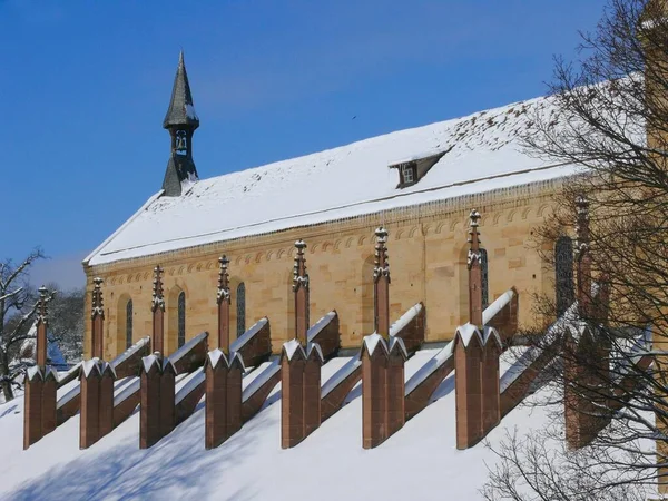 Nádvoří Kláštera Klášterním Kostelem Klášteře Maulbronn Sněhem Zimě — Stock fotografie