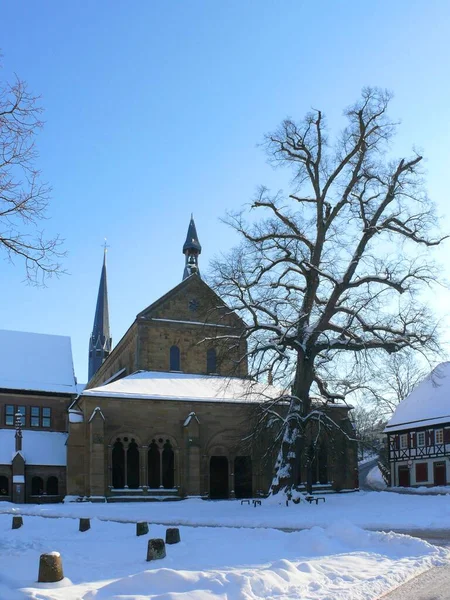 Klostergård Maulbronn Kloster Med Kloster Kyrka Vintern Snö Maulbronn — Stockfoto