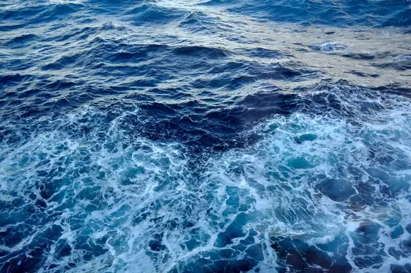 Ondas Mar Con Espuma Vista Diurna — Foto de Stock