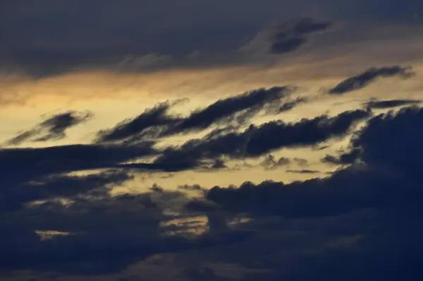 夕方に曇った空 — ストック写真