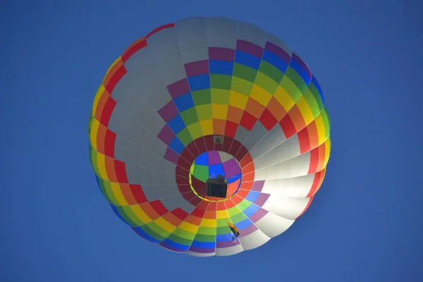Schöne Bunte Heißluftballon Der Luft Mit Blauem Himmel — Stockfoto
