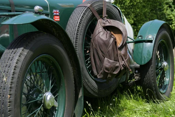 Sırt Çantalı Vintage Car — Stok fotoğraf