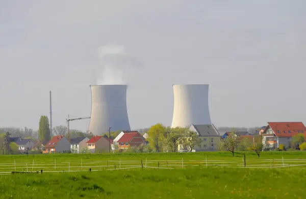 Atomkraftwerk Philippsburg Nach Abschaltung Von Kühlturm Der Nähe Von Atomkraftwerk — Stockfoto
