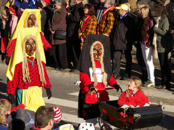 Procesión Carnaval Donaueschingen Selva Negra Baar Mal Wrtt Grupo Brujas — Foto de Stock