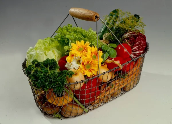 Vegetable Basket Potatoes Lettuce Herbs Etc Parsley Petroselinum Crispum — Stock Photo, Image