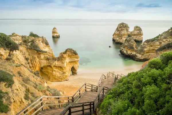 Camilo Stranden Med Träväg Till Stranden Lagos Algarve Portugal Europa — Stockfoto