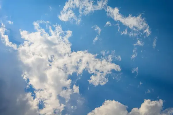 Modrá Obloha Mraky Pěkné Počasí Bavorsko Německo Evropa — Stock fotografie