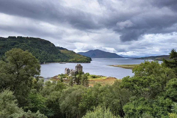 Uitzicht Loch Duich Met Eilean Donan Castle Dornie Western Ross — Stockfoto